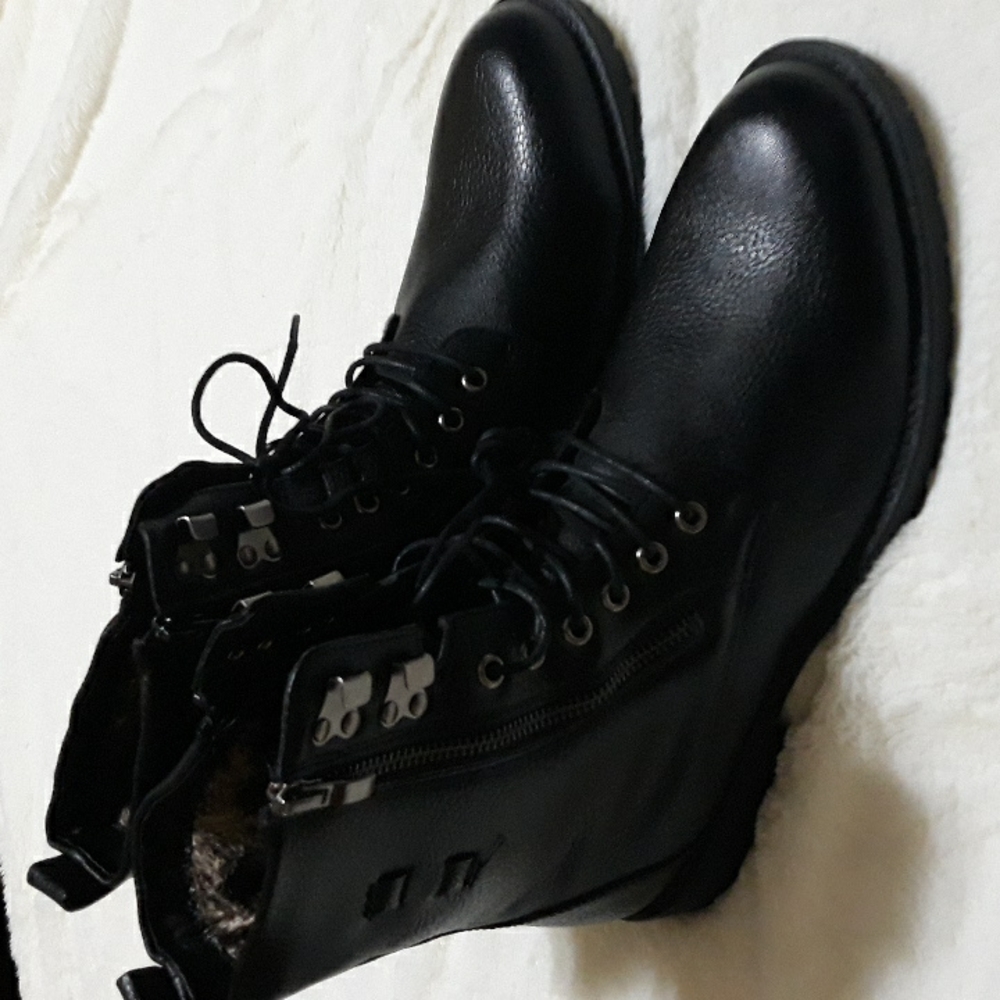 NWOB Men's Boots